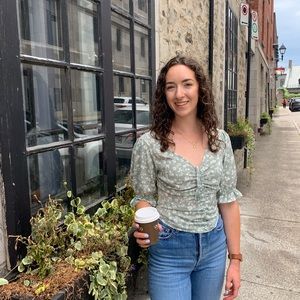 Meet your Posher, Alyssa